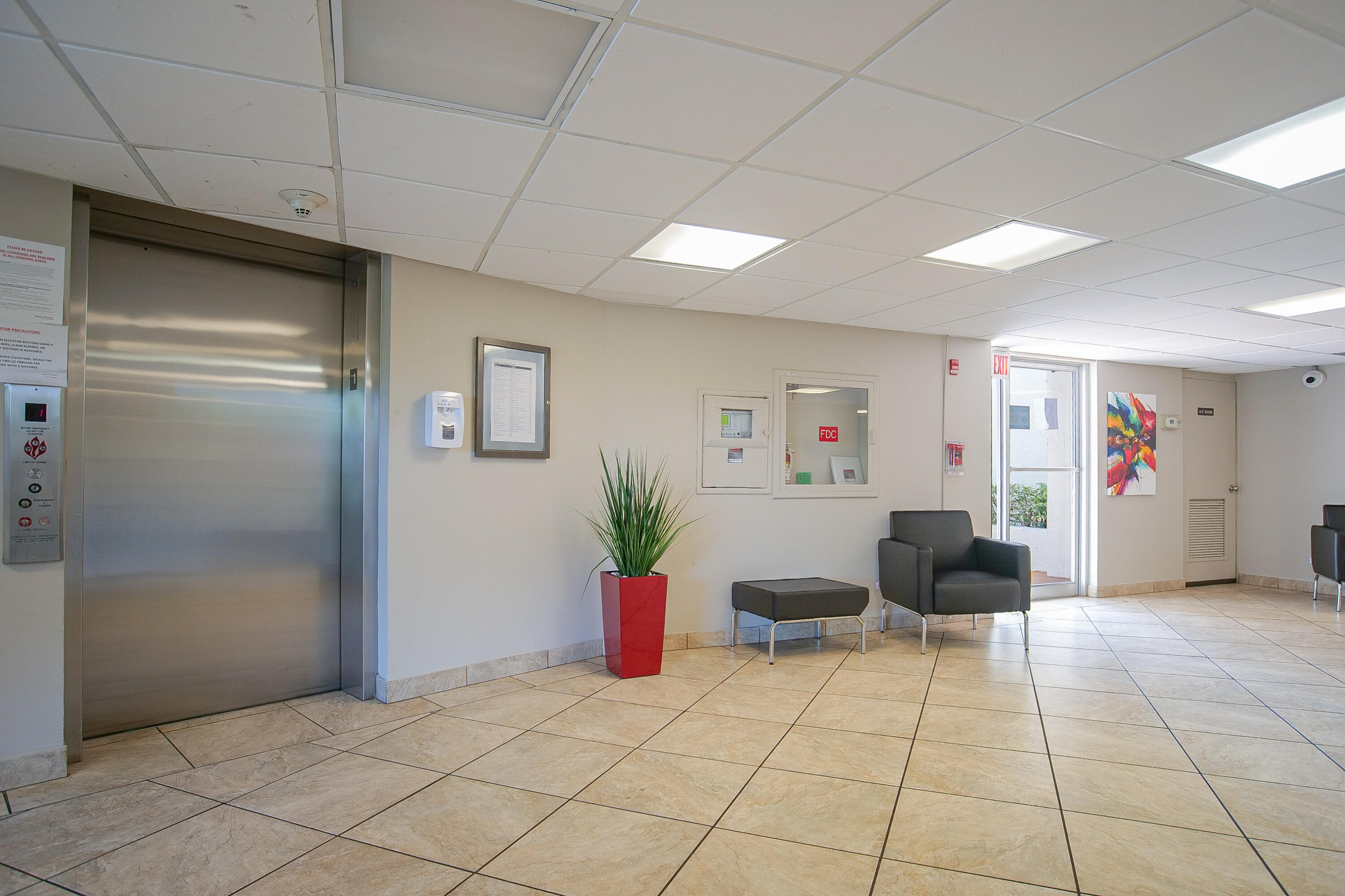 18TH HOLE - Residential