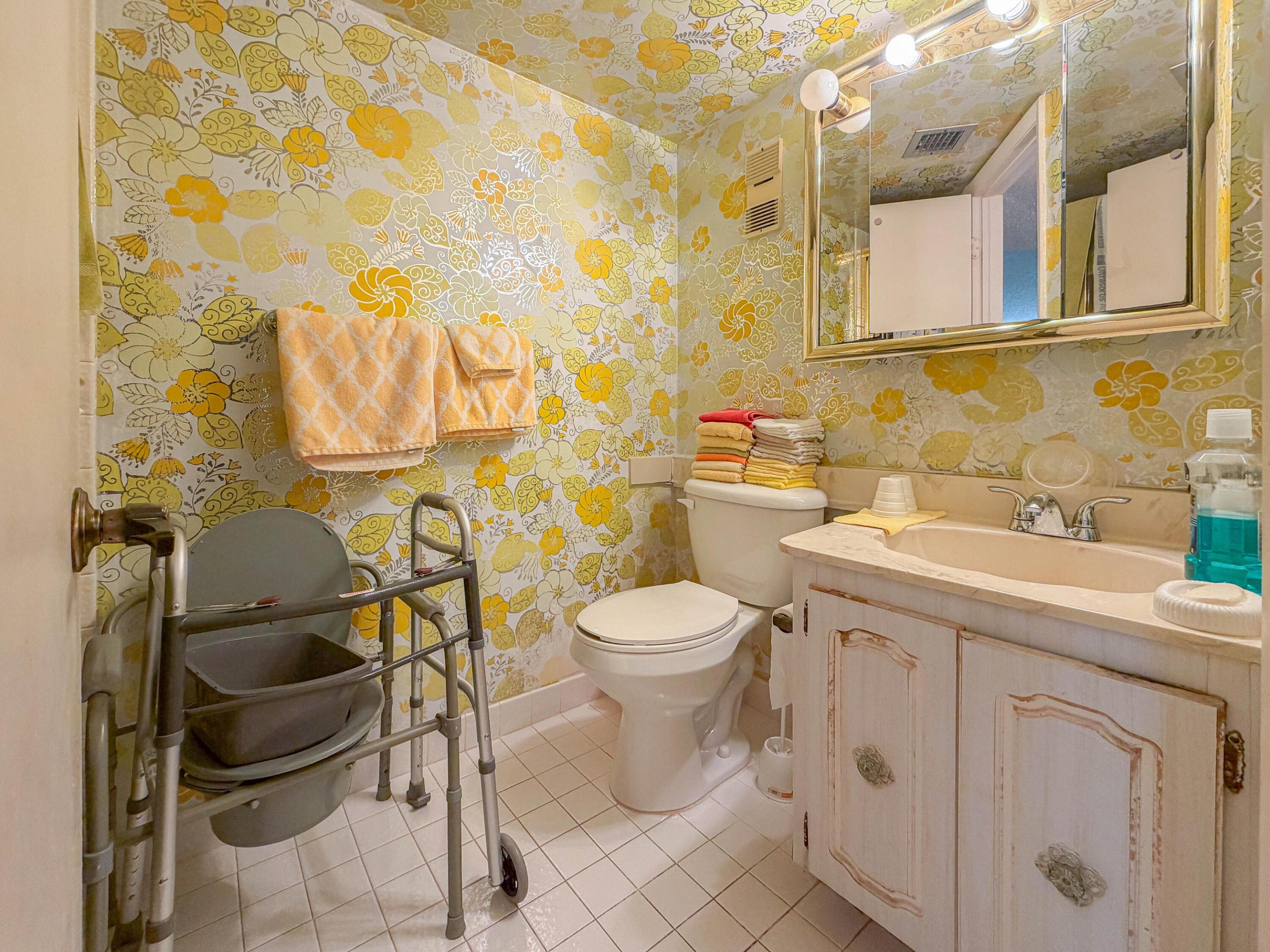 18TH HOLE - Residential