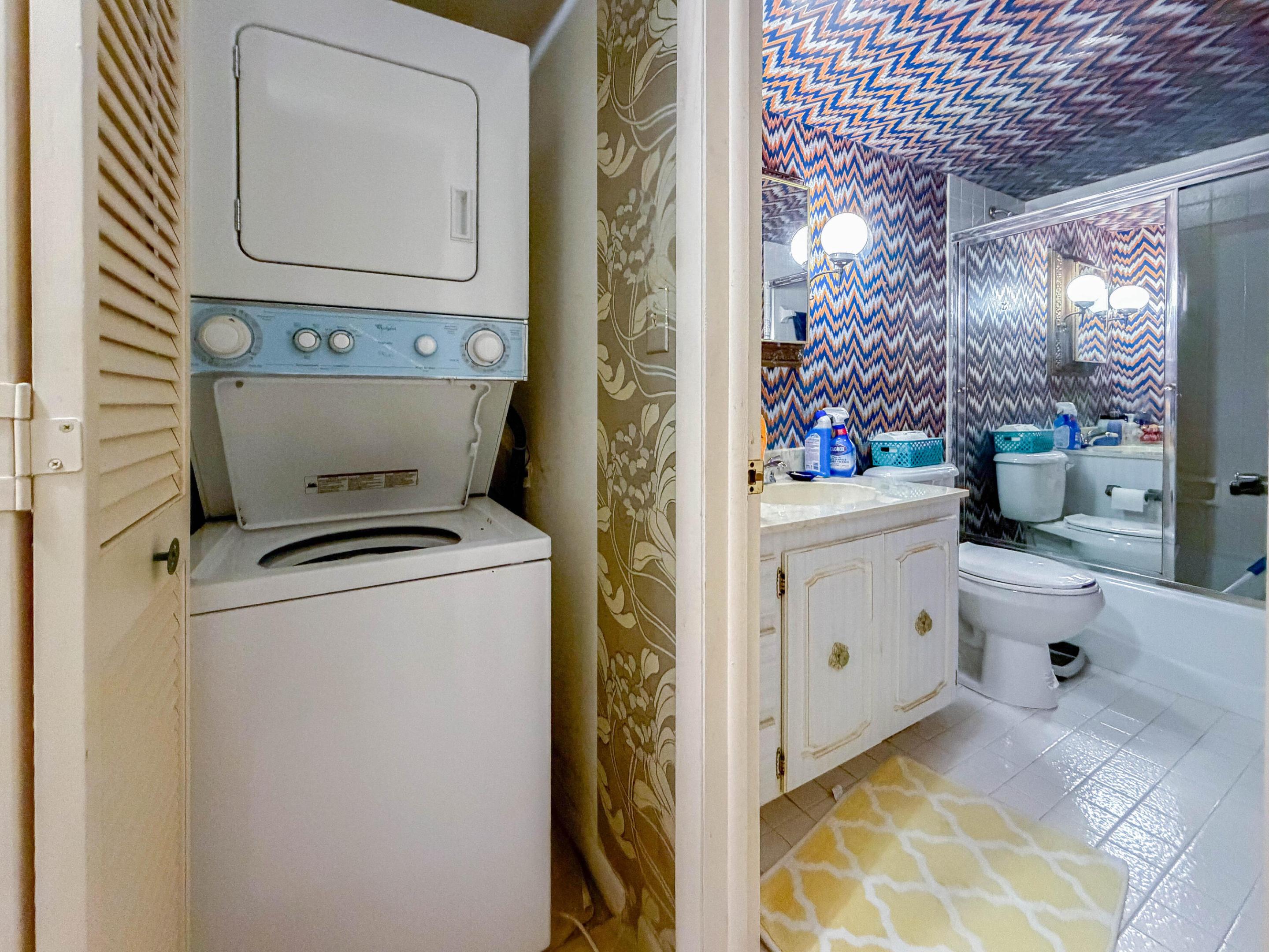 18TH HOLE - Residential