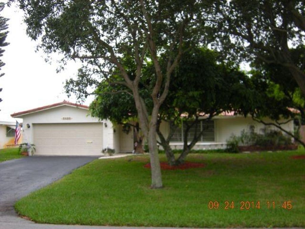 Photo of 5480 NE 22nd Avenue, Fort Lauderdale, FL 33308 (MLS # B26012437)