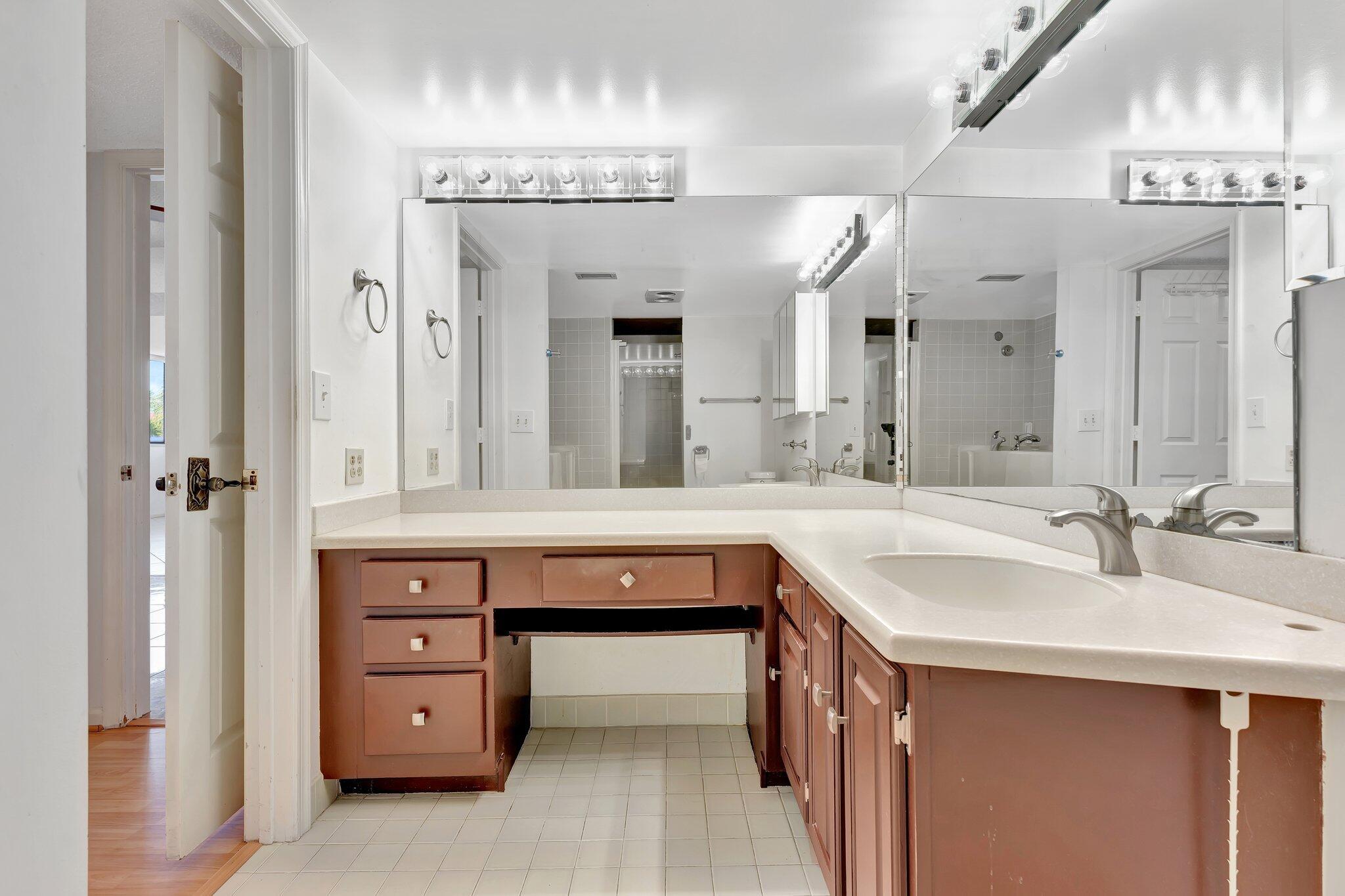 PORTA BELLA EAST AND PORT - Residential