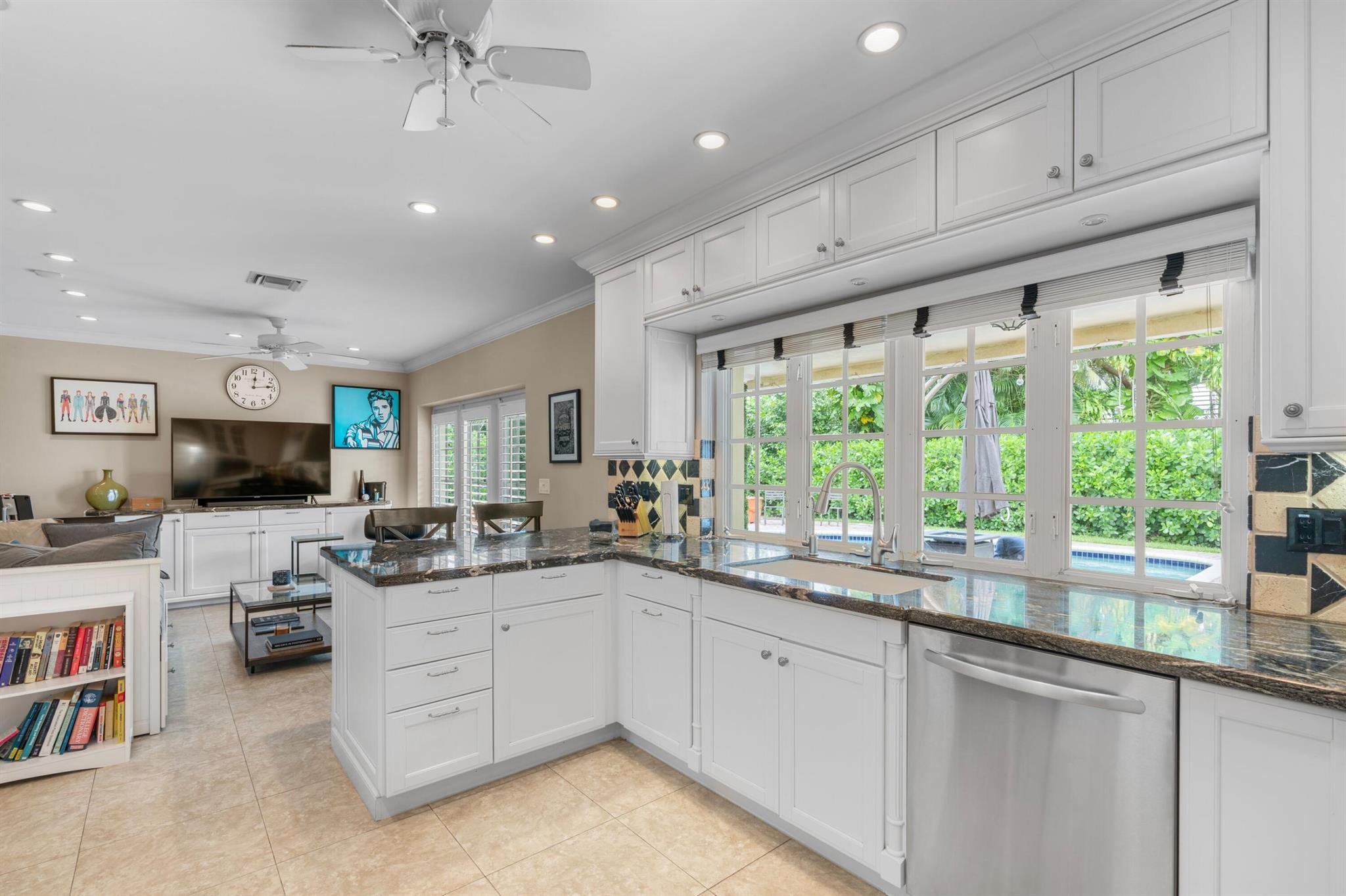858 Hickory Terrace