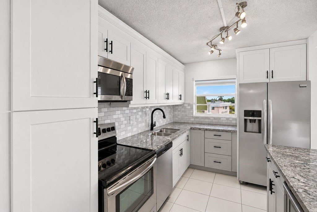 Photo of 2741 Taft Street #410, Hollywood, FL 33020 (MLS # B26074817)