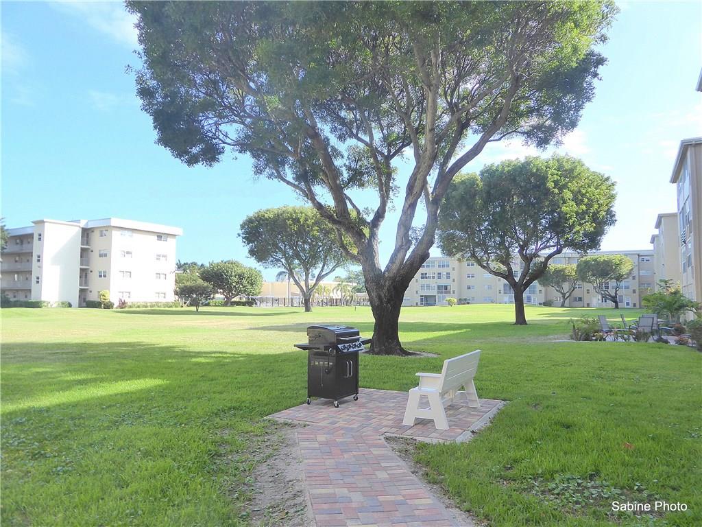 VILLAGE ROYALE EMERALD GR - Residential