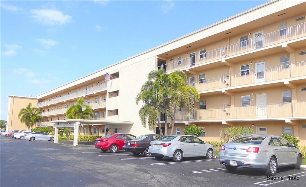 VILLAGE ROYALE EMERALD GR - Residential