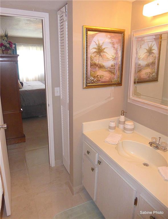 VILLAGE ROYALE EMERALD GR - Residential