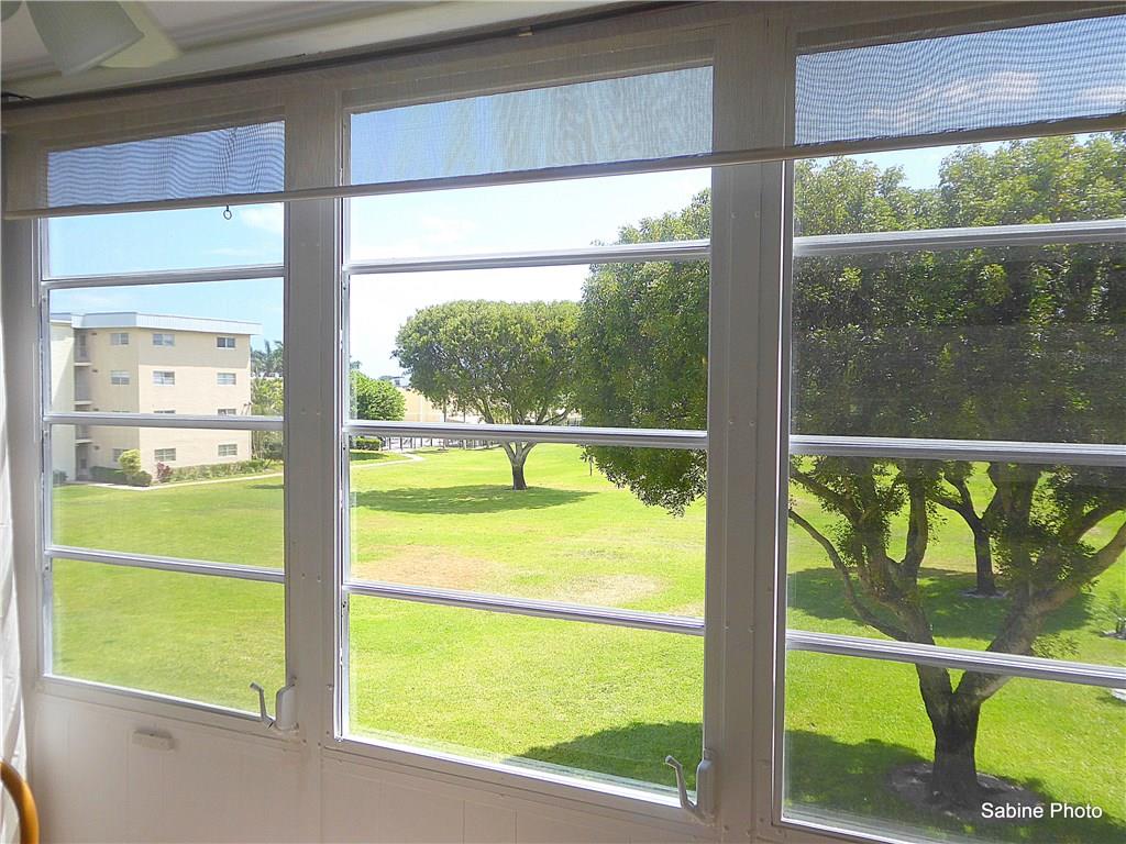 VILLAGE ROYALE EMERALD GR - Residential