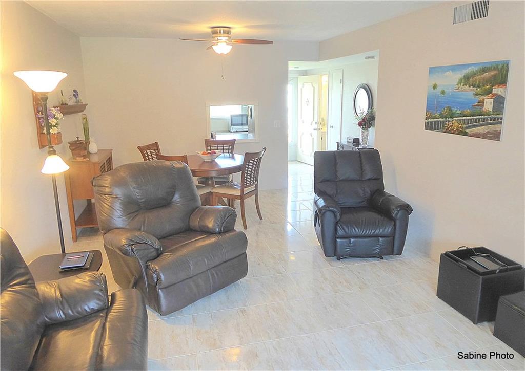 VILLAGE ROYALE EMERALD GR - Residential