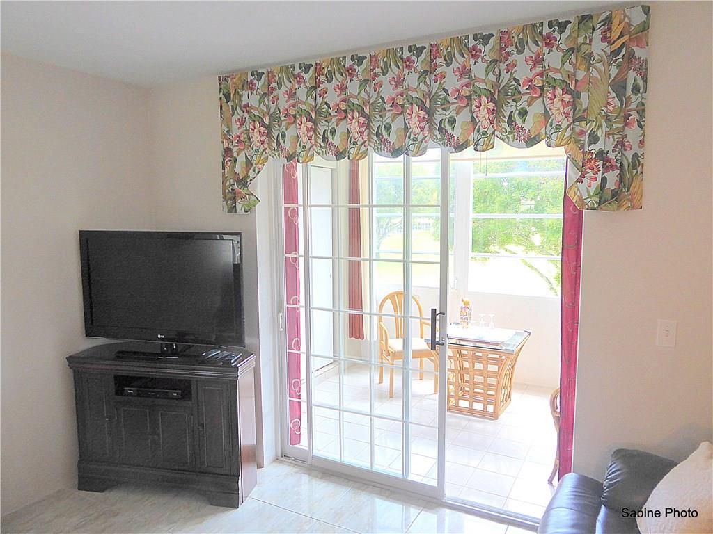 VILLAGE ROYALE EMERALD GR - Residential