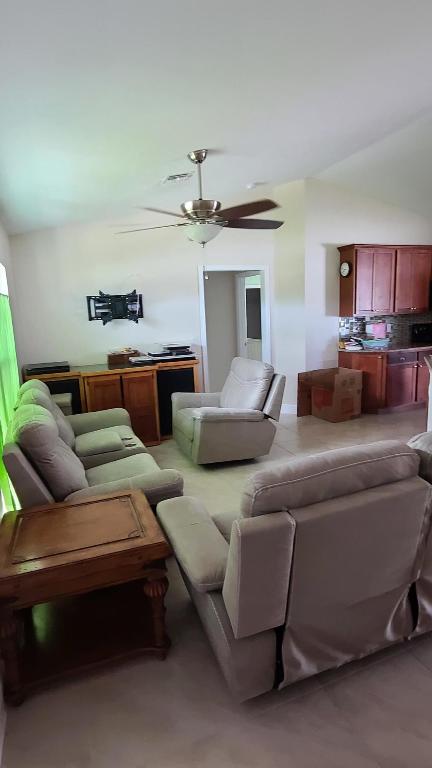 PORT ST LUCIE SECTION 4 - Residential