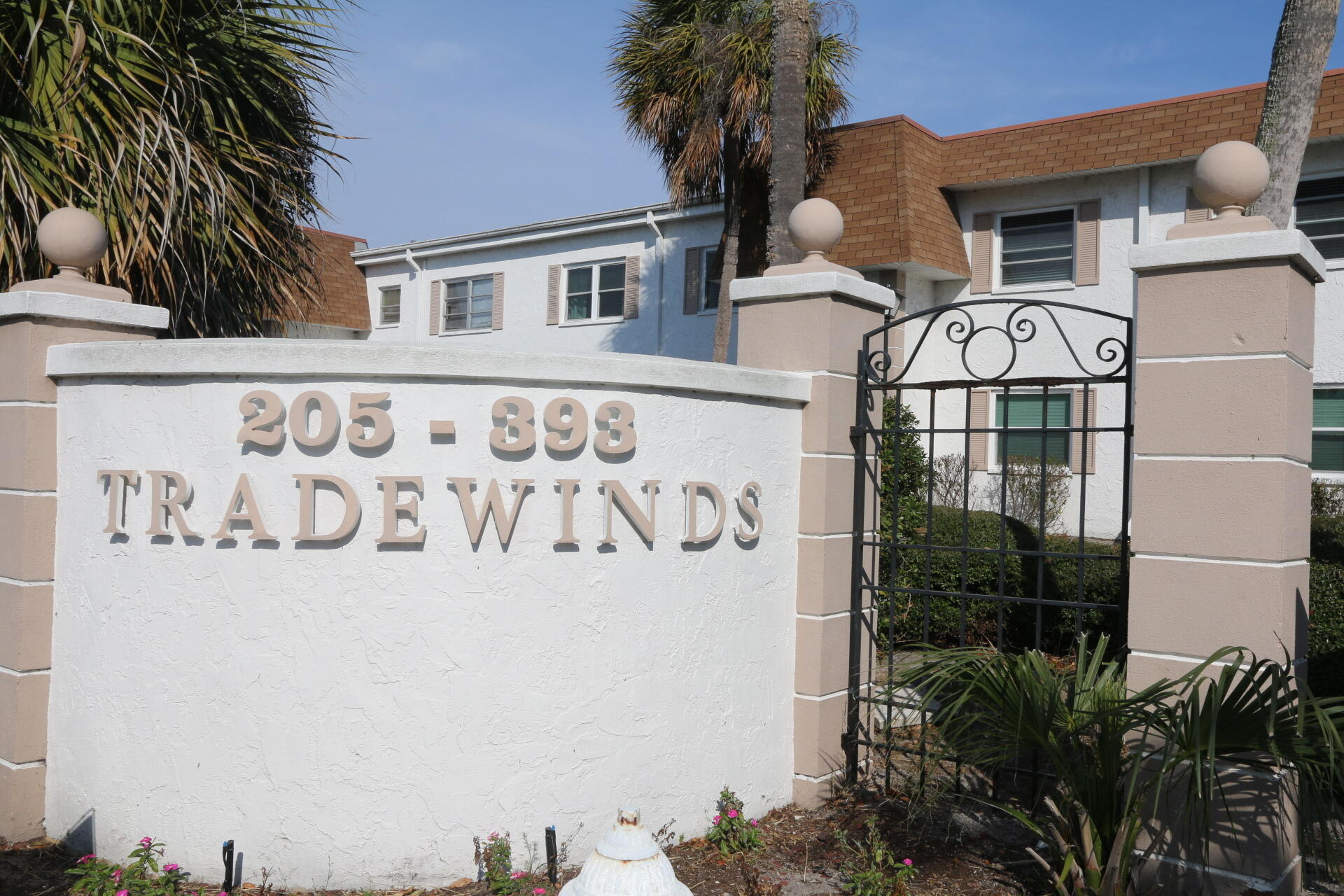 TRADEWINDS CONDOMINIUM - Residential