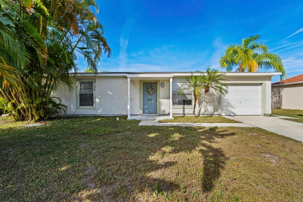Photo of 307 SE Husted Terrace, Port Saint Lucie, FL 34983 (MLS # R11151203)