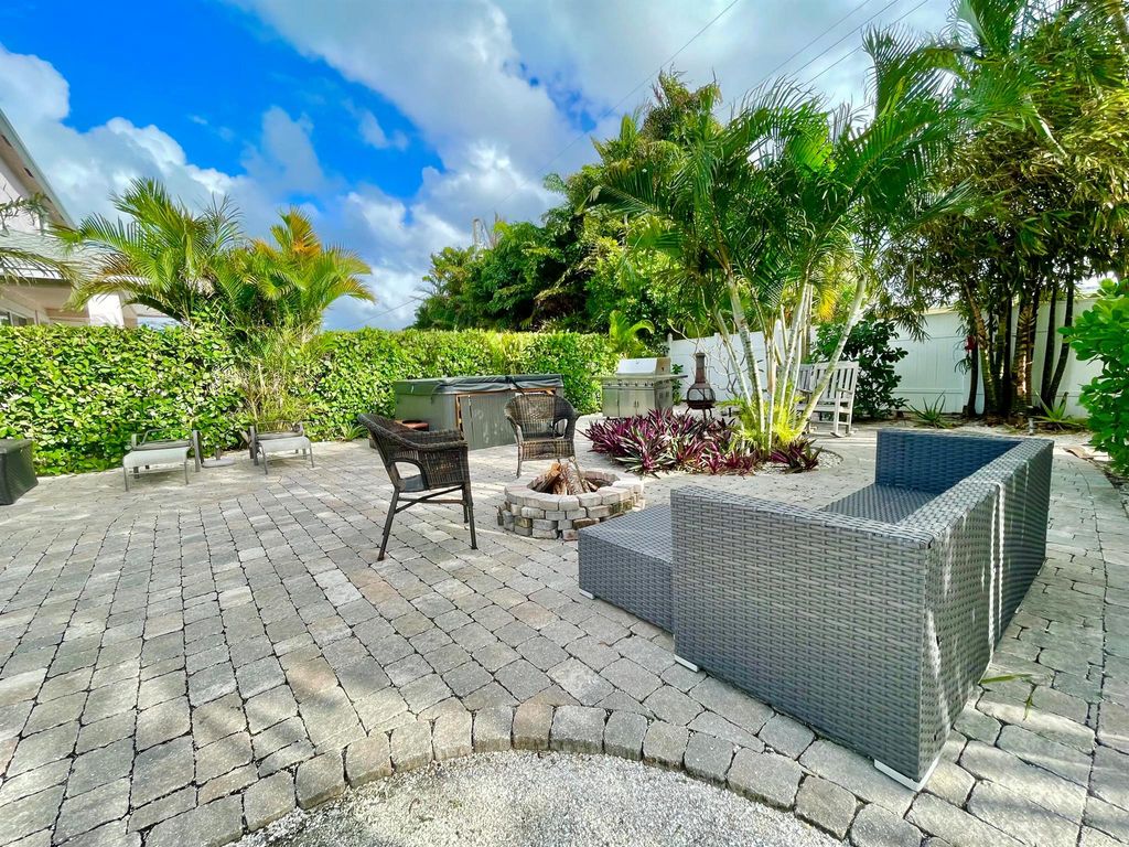Photo of 3420 Palm Court, Jupiter, FL 33469 (MLS # R11033021)