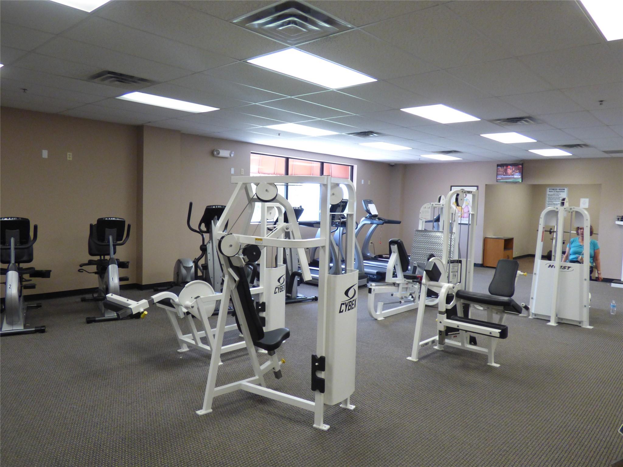 HOLLYBROOK GOLF & TENNIS - Residential