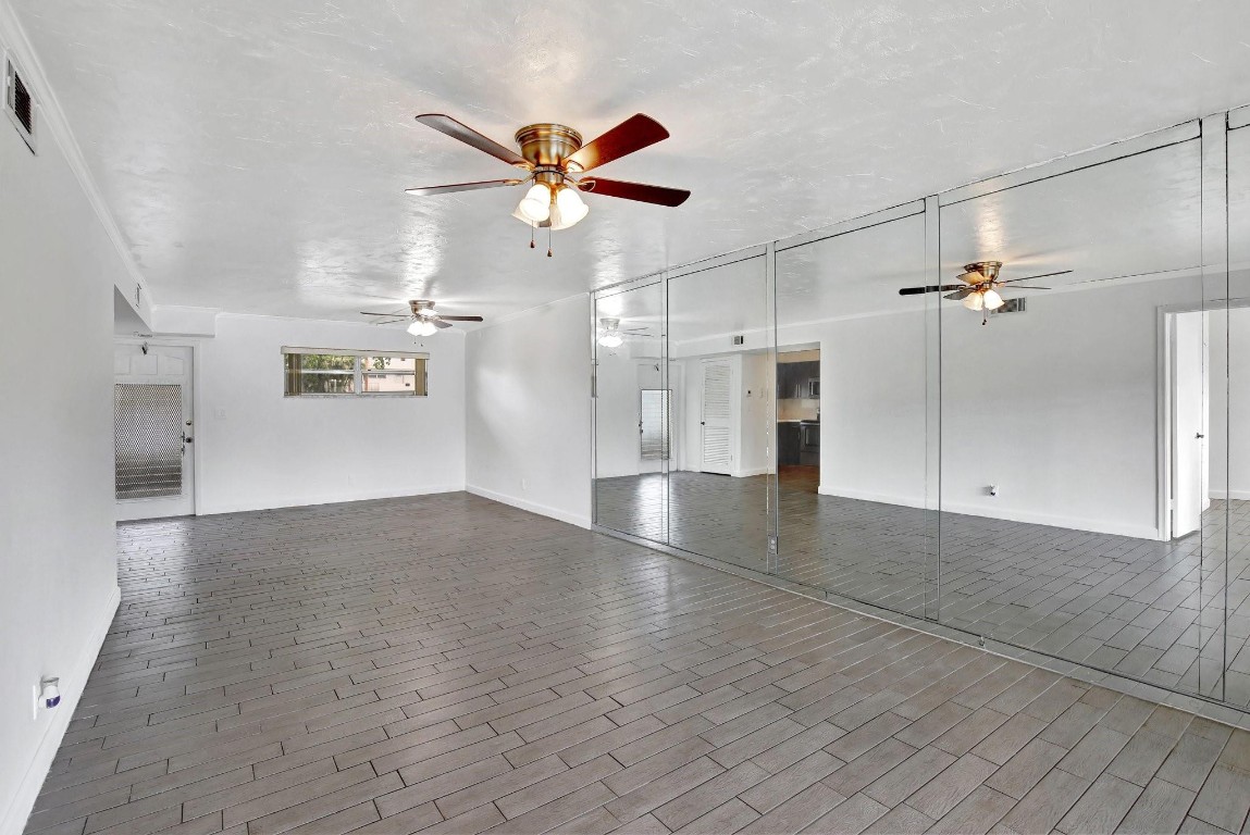 HOLLYBROOK GOLF & TENNIS - Residential