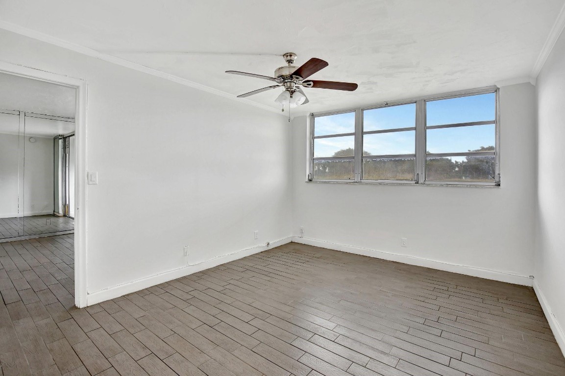 HOLLYBROOK GOLF & TENNIS - Residential