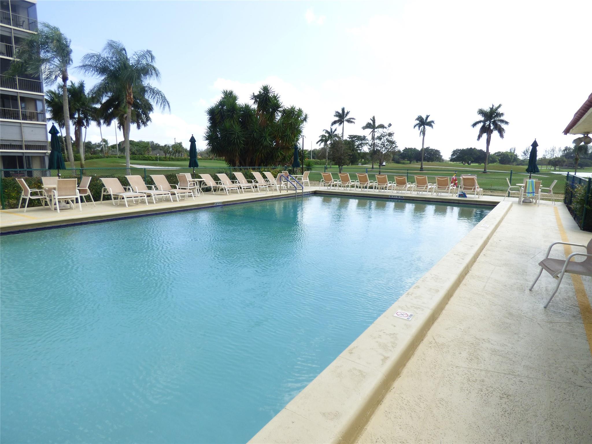 HOLLYBROOK GOLF & TENNIS - Residential