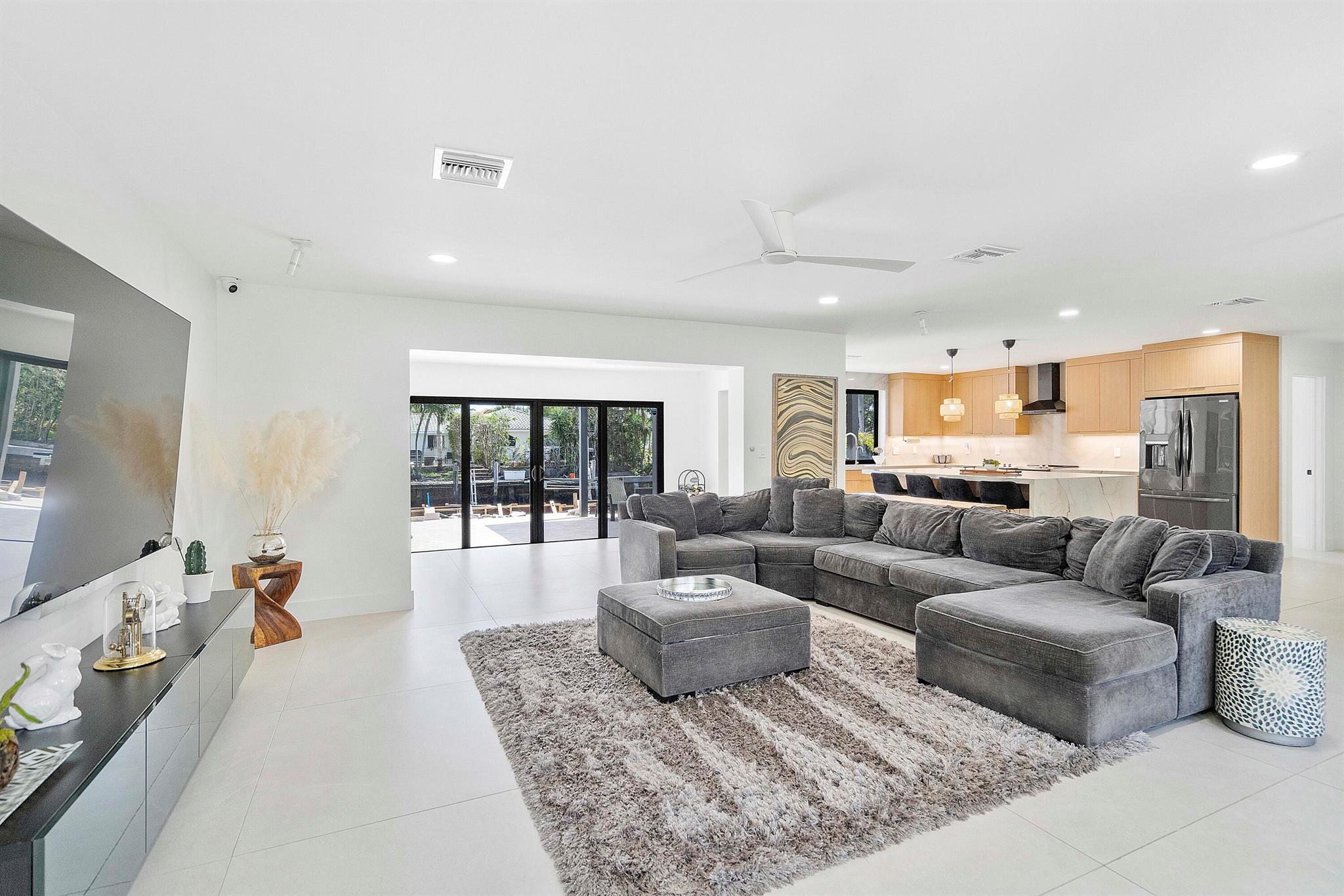 TROPIC ISLE - Residential