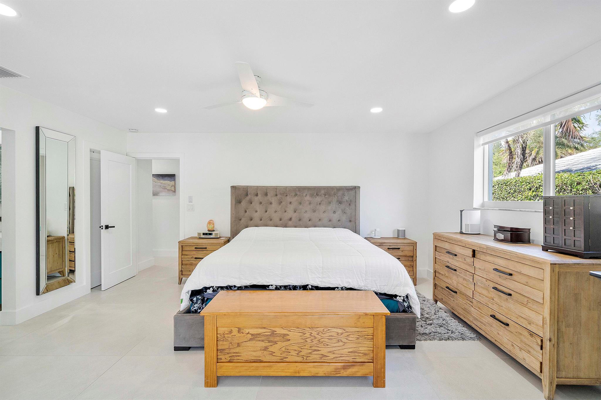 TROPIC ISLE - Residential