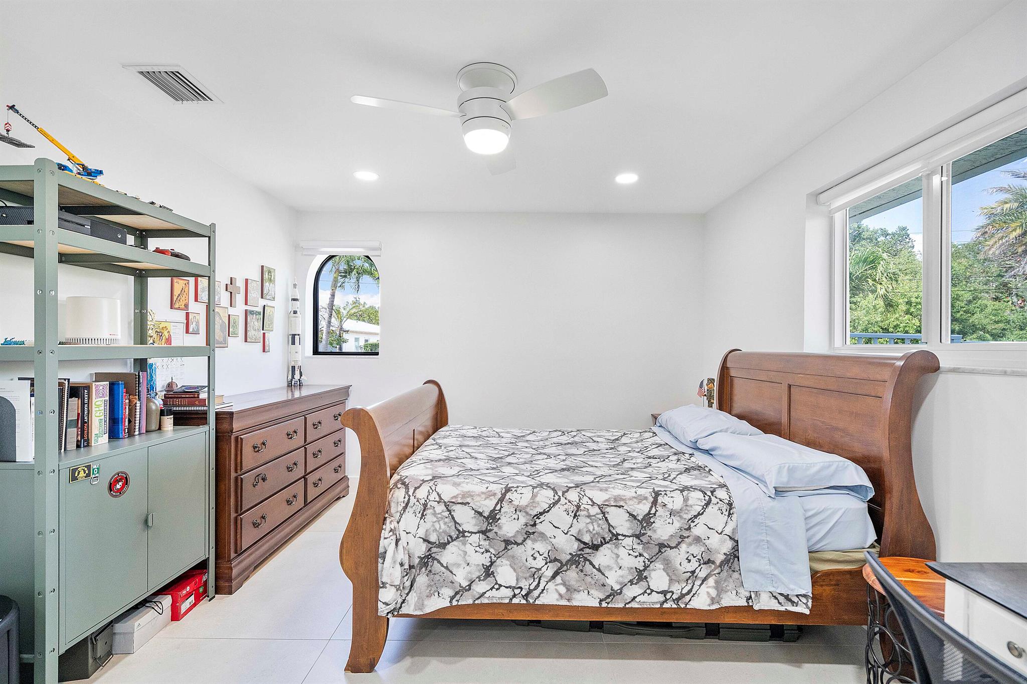 TROPIC ISLE - Residential