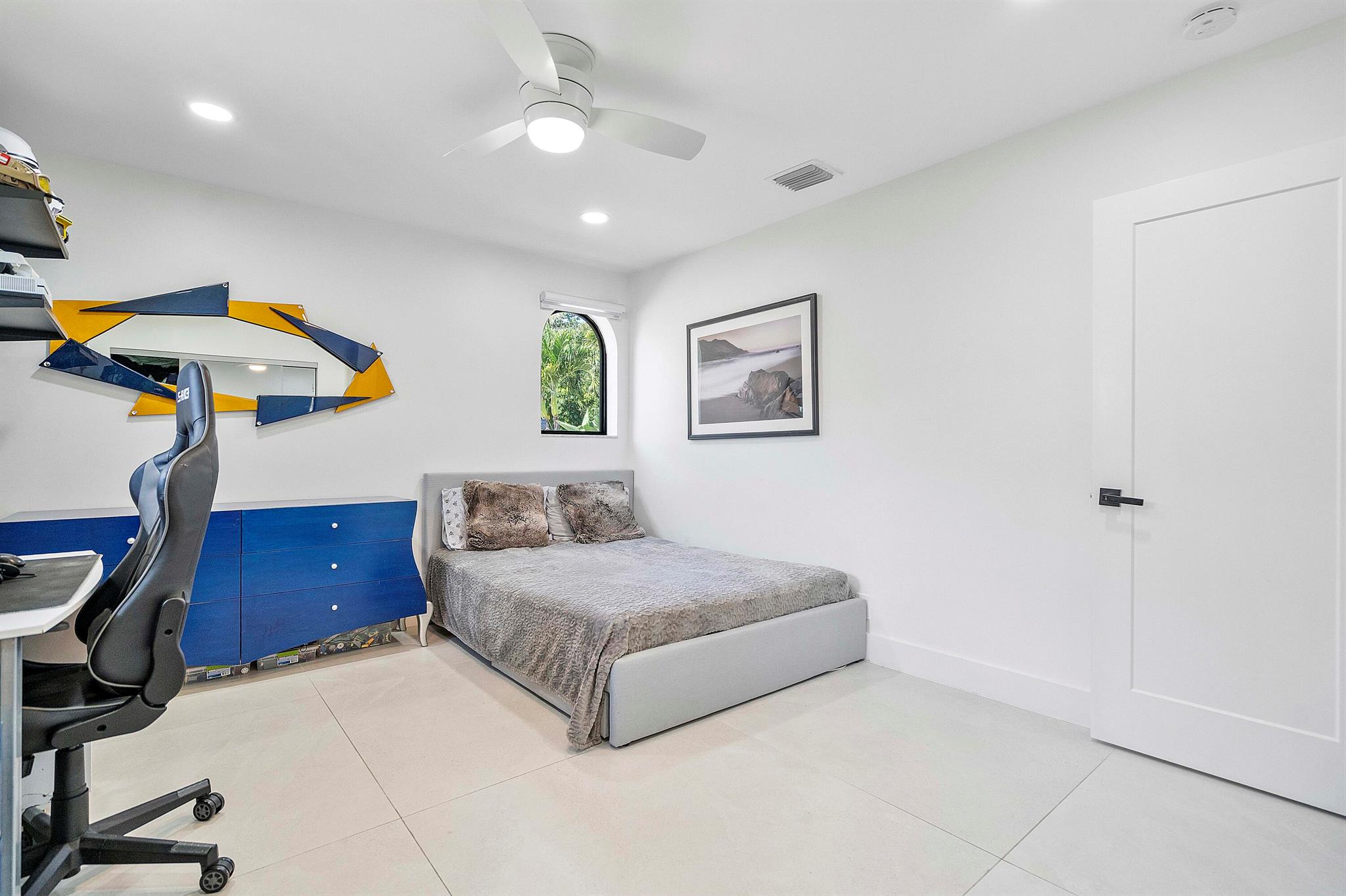 TROPIC ISLE - Residential