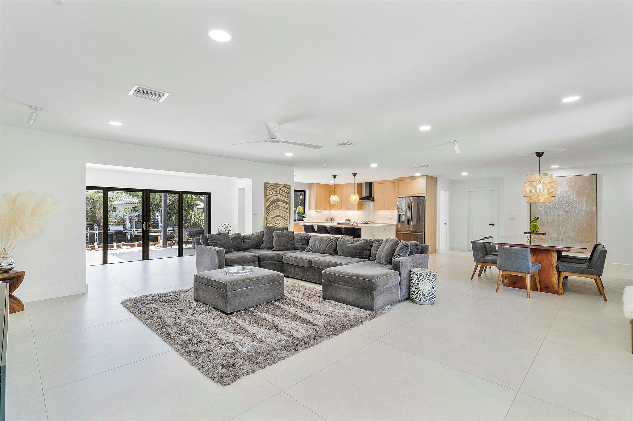 TROPIC ISLE - Residential