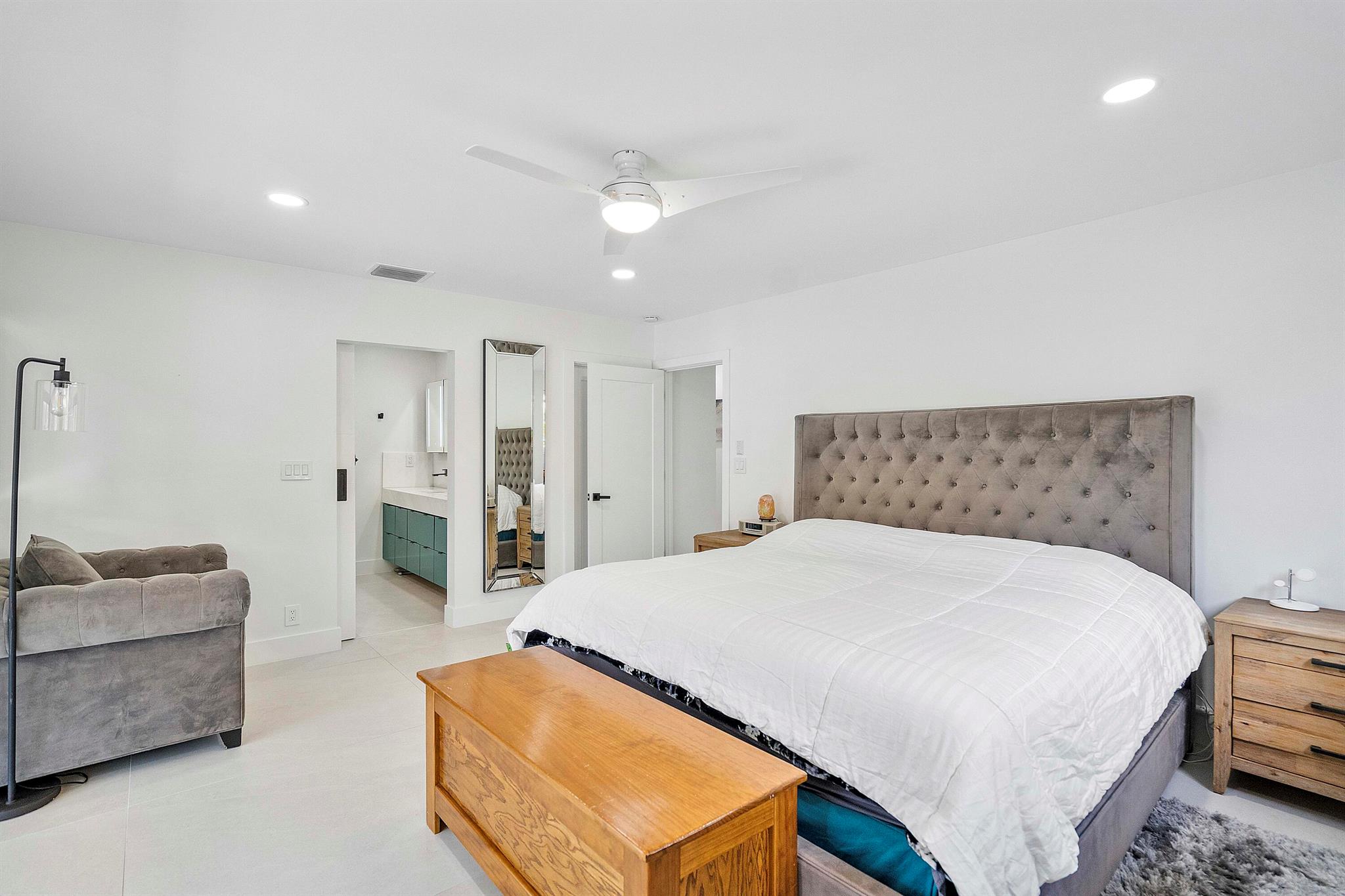 TROPIC ISLE - Residential