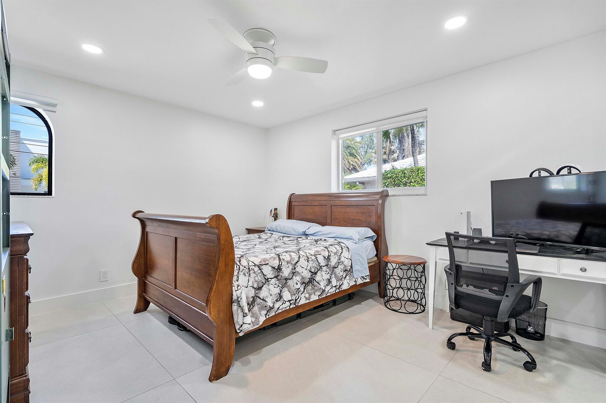 TROPIC ISLE - Residential