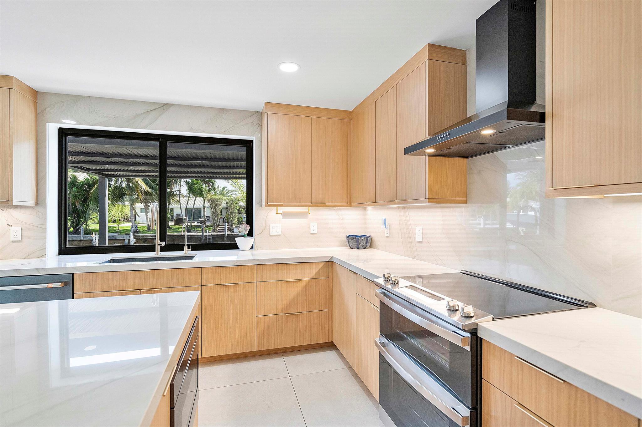 TROPIC ISLE - Residential