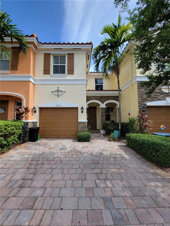 Emerald Creek Townhouse - Residential