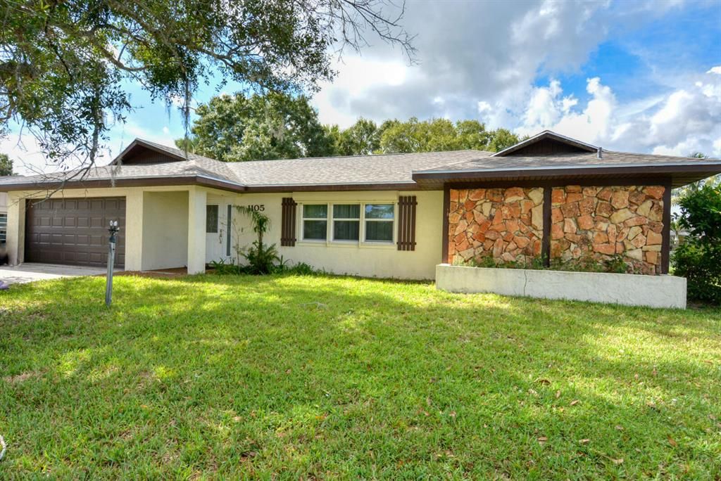 Photo of 1105 Heron Avenue Ave, Fort Pierce, FL 34982 (MLS # R10826525)