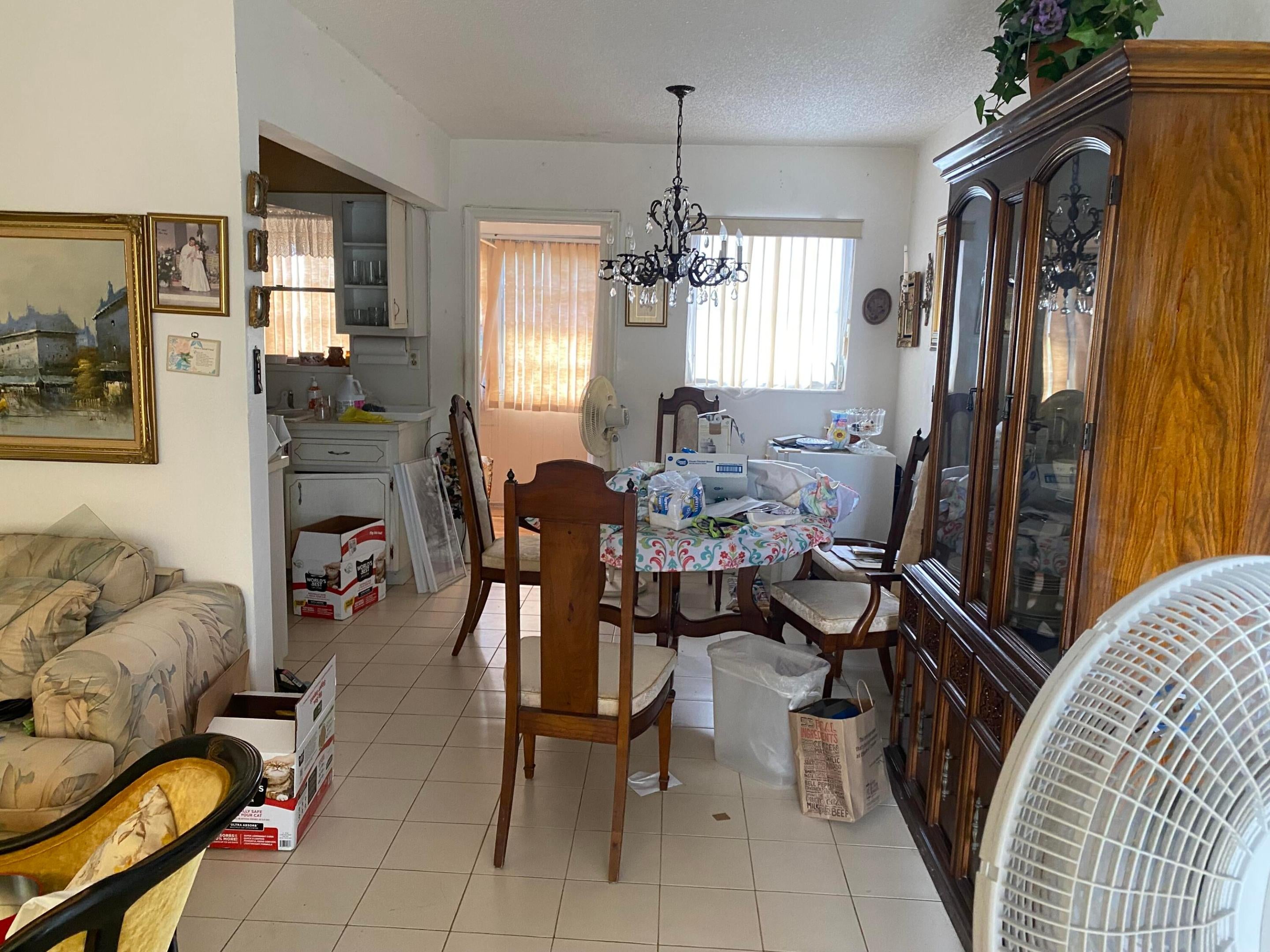 5112 HOLLYWOOD Boulevard 25