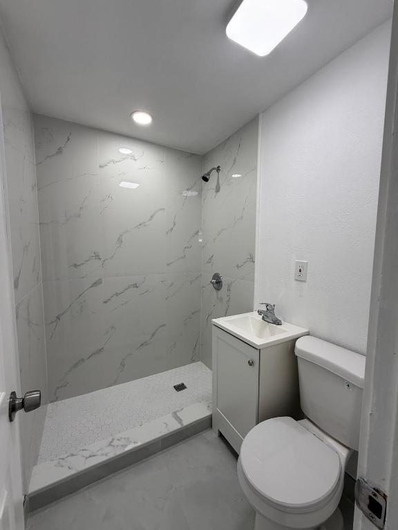 LAKE FOREST SEC ONE - Residential