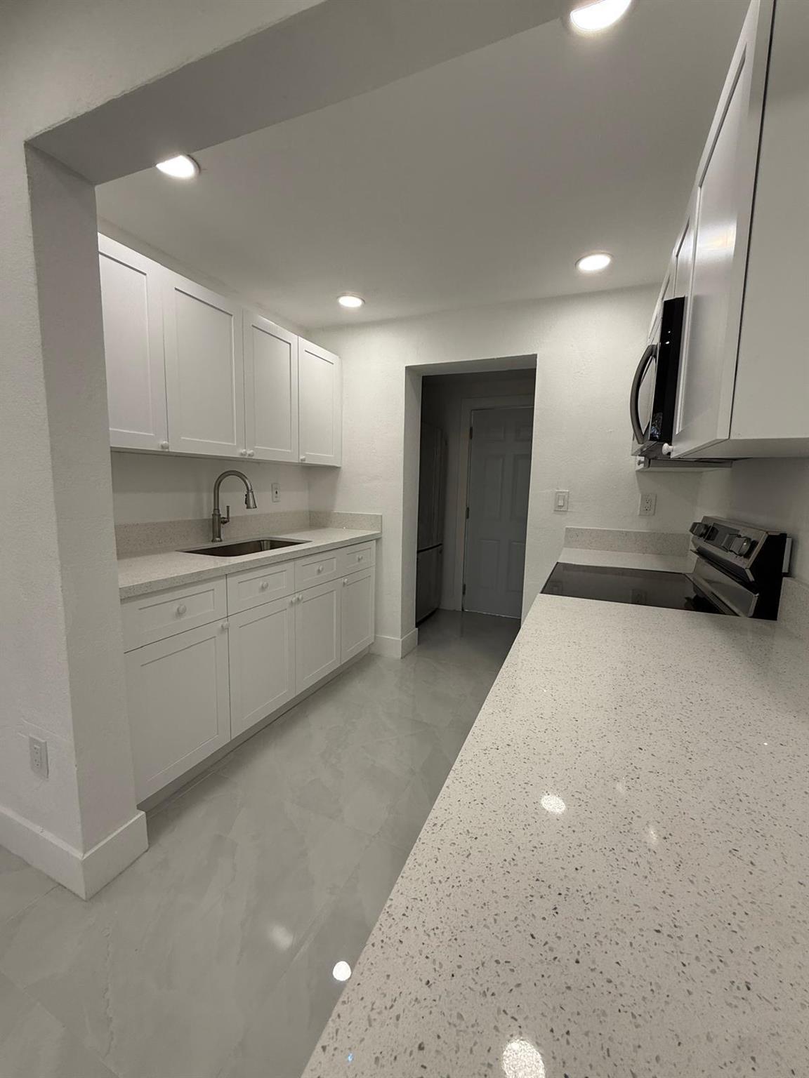 LAKE FOREST SEC ONE - Residential