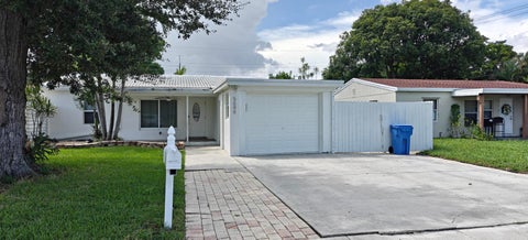 Photo of 5649 NE 5th Terrace, Oakland Park, FL 33334 (MLS # B26073389)
