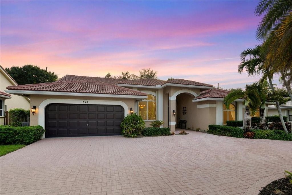 Photo of 541 NW 110th Avenue, Plantation, FL 33324 (MLS # F10515138)