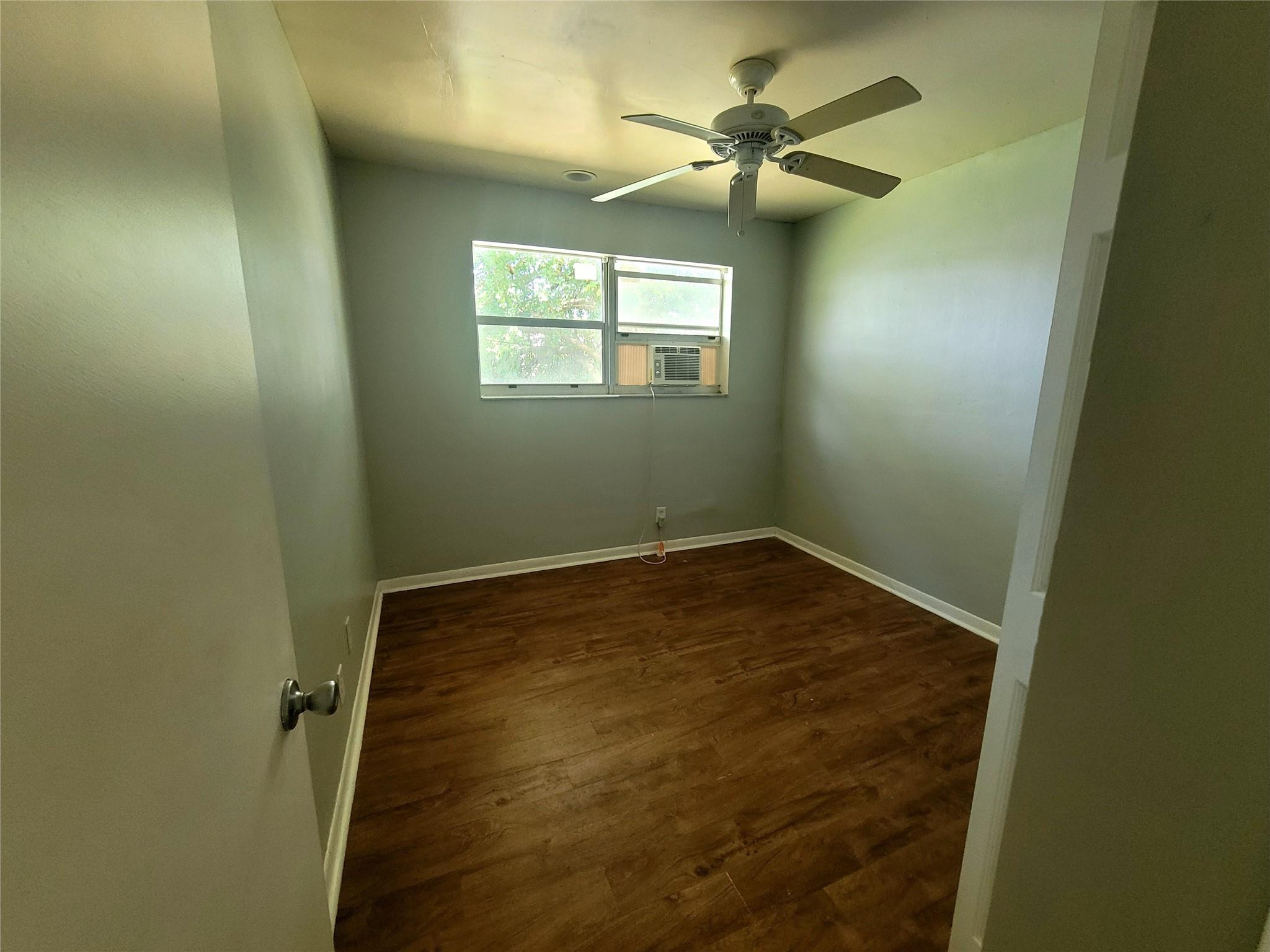 SUNSHINE VILLAS FIRST ADD - Residential Lease