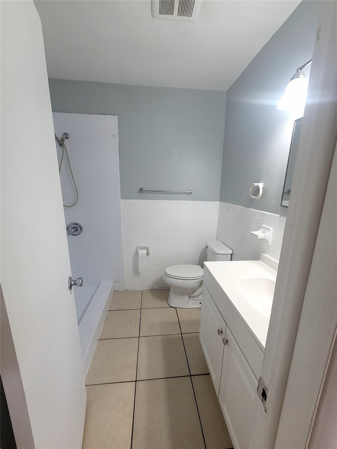 SUNSHINE VILLAS FIRST ADD - Residential Lease