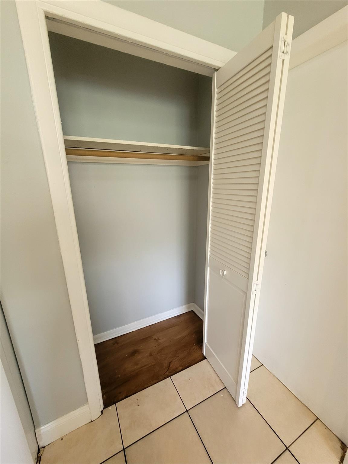 SUNSHINE VILLAS FIRST ADD - Residential Lease