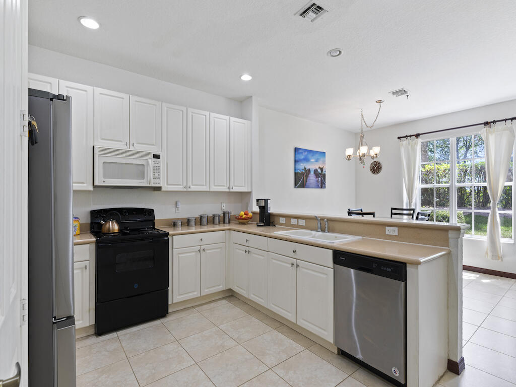 VERONA TRACE SUB & THE VILLAS AT VERONA TRACE - Residential Lease