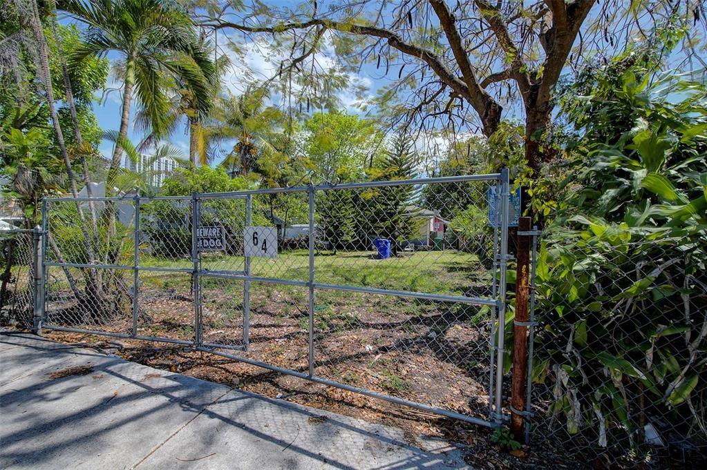 64 NW 32nd St
