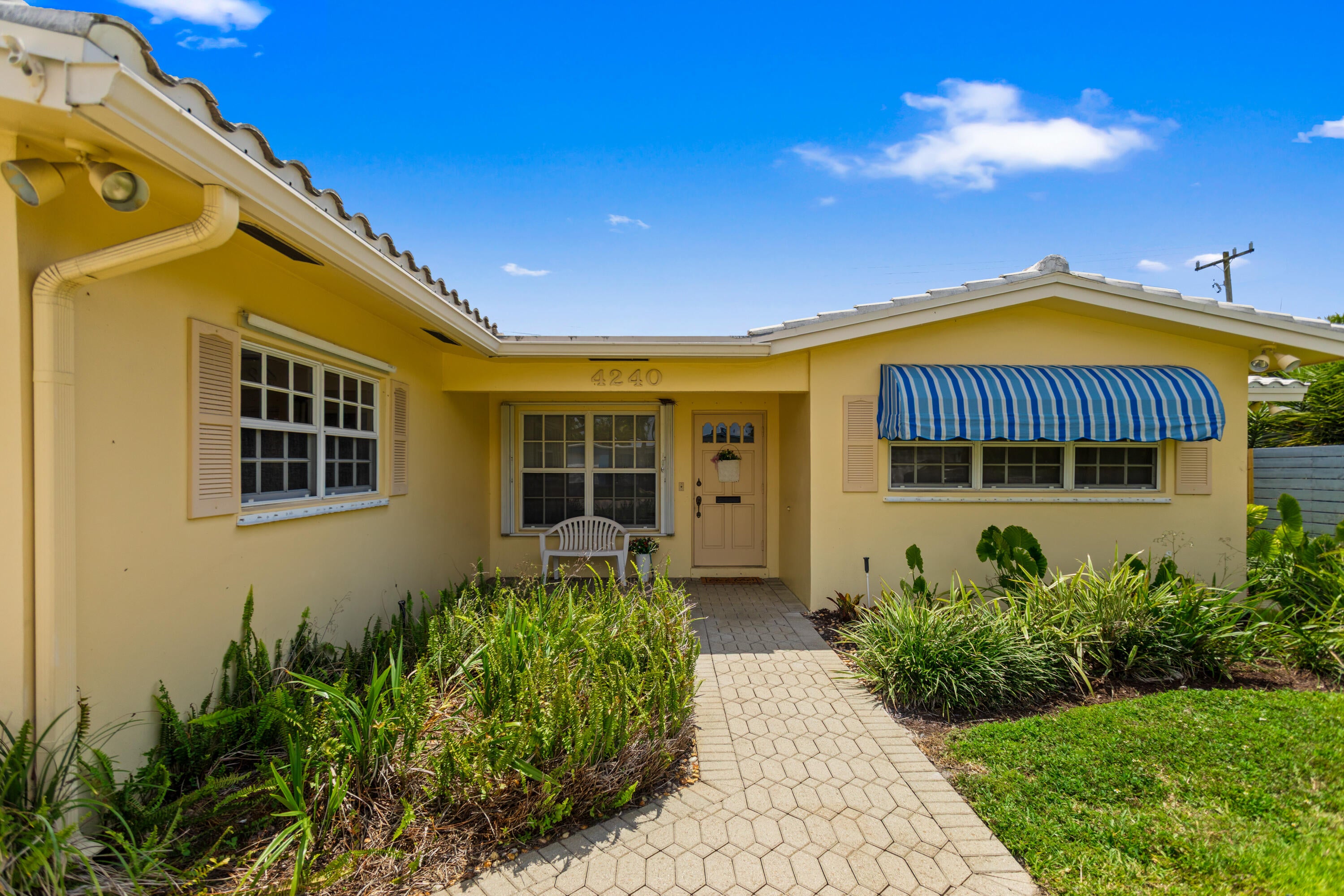 4240 NE 19th Avenue, Oakland Park FL 33308