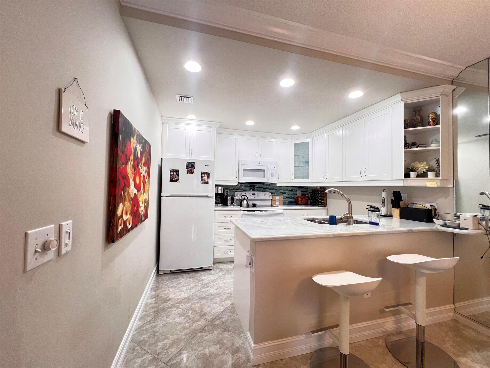 122 Waterside Drive 122