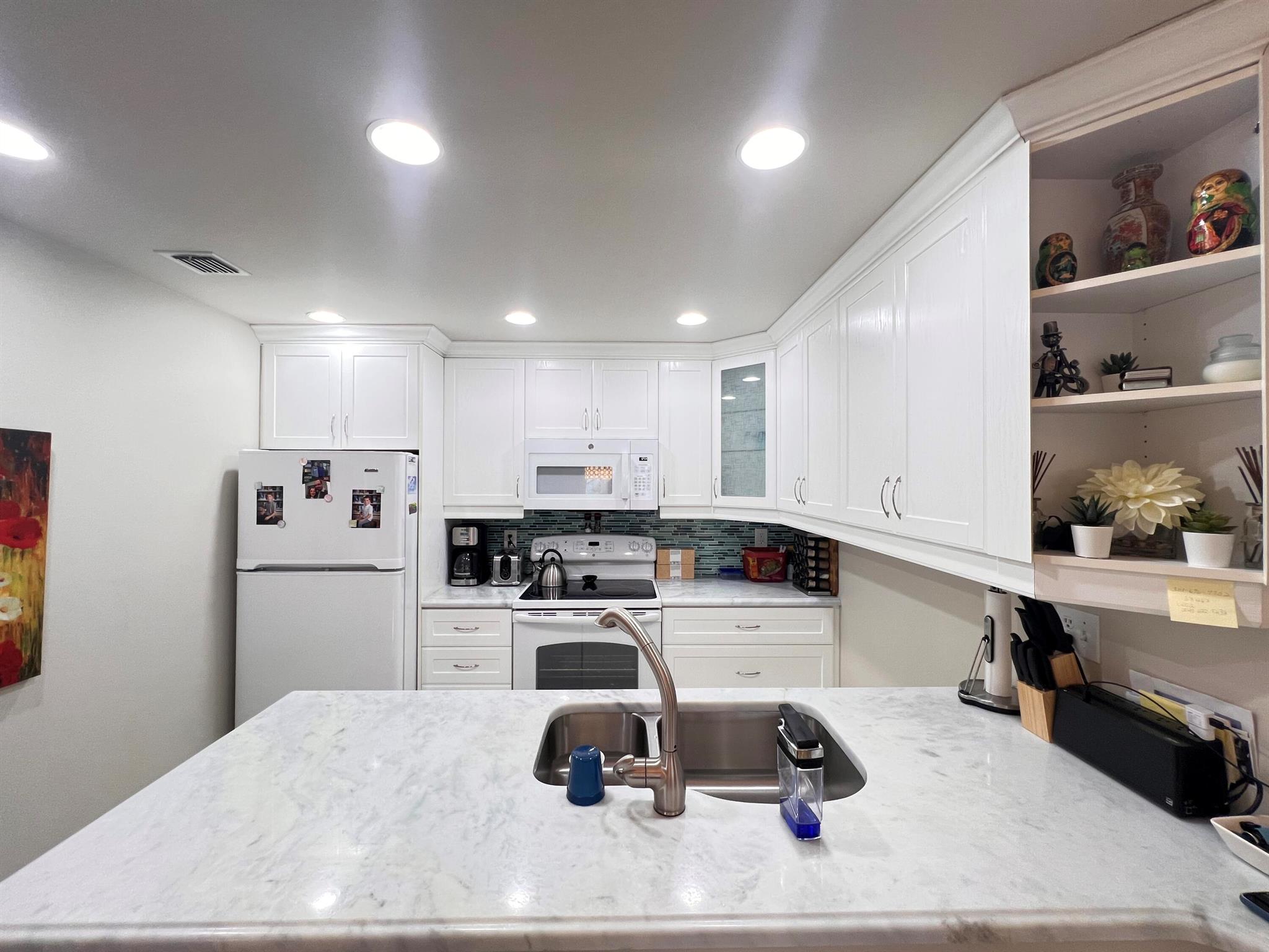 122 Waterside Drive 122