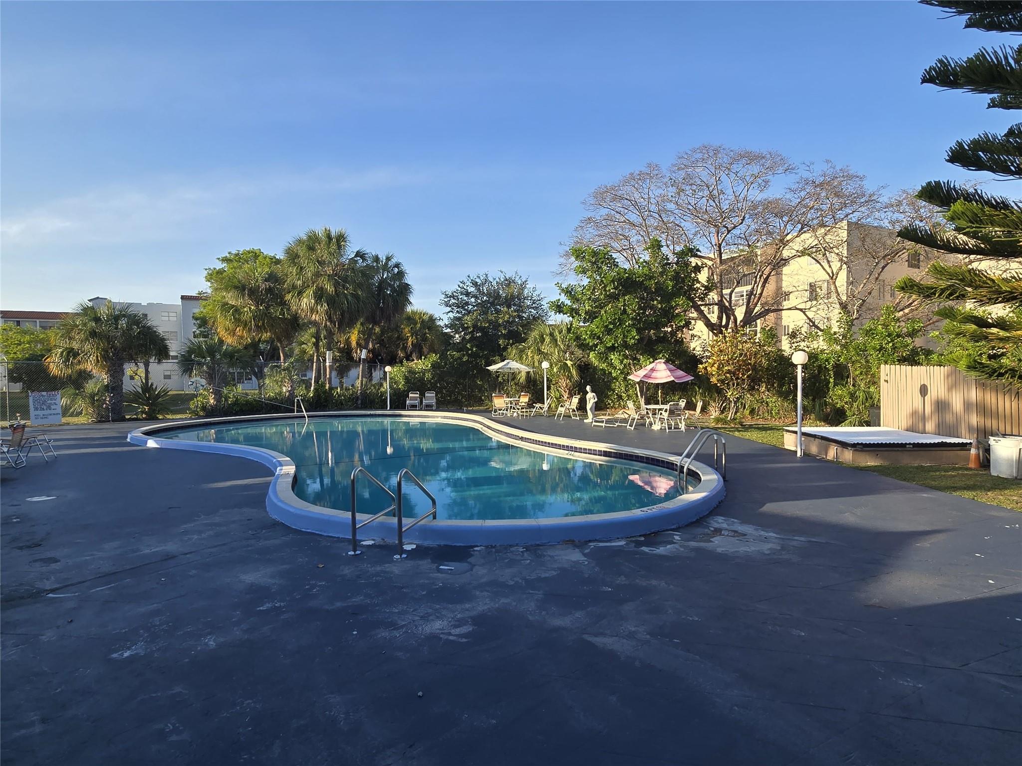 2860 Somerset Dr 317K