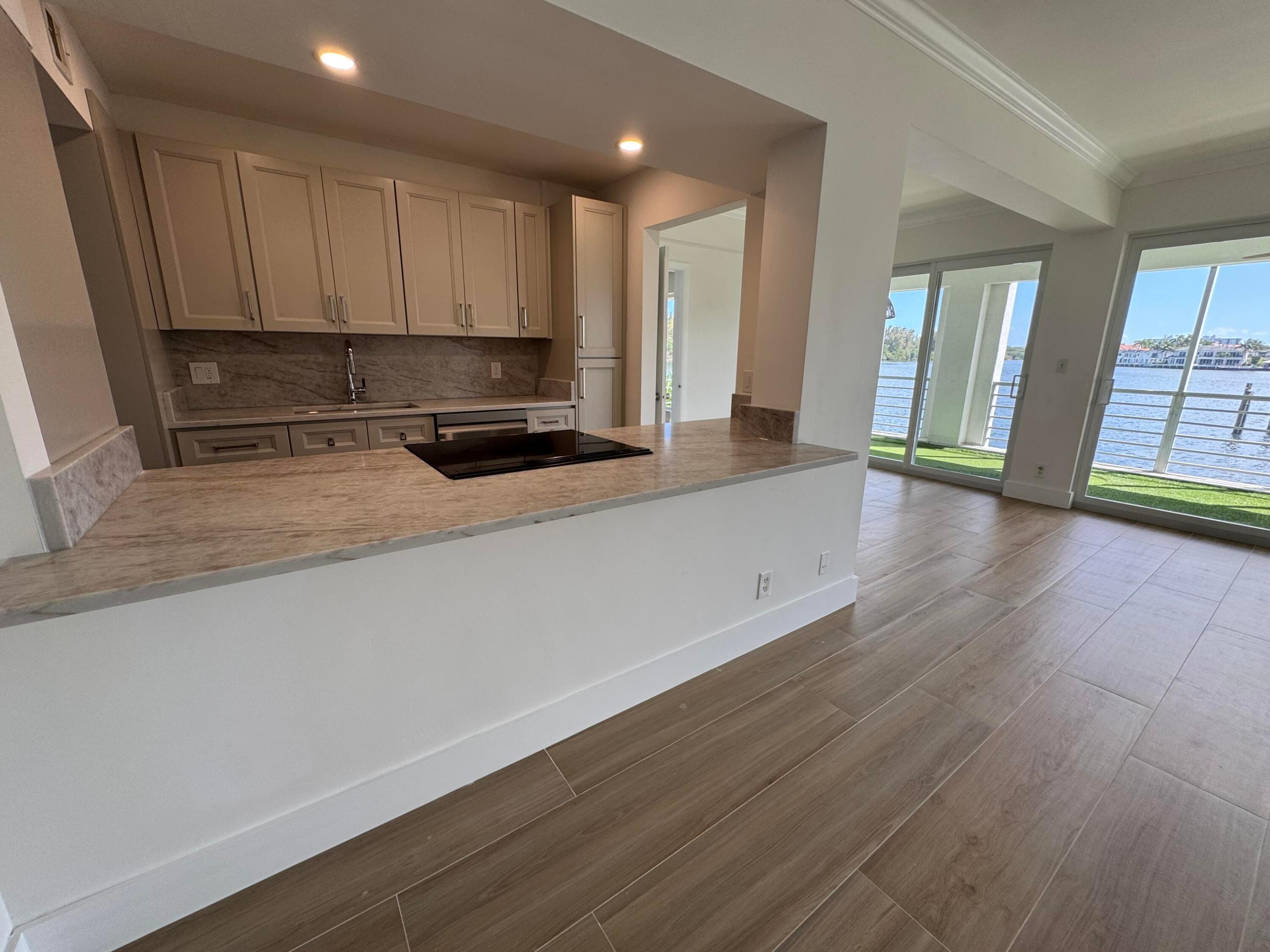 ROGERS HOUSE CONDO - Residential