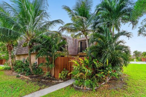 853 Springdale Circle Palm Springs FL 33461