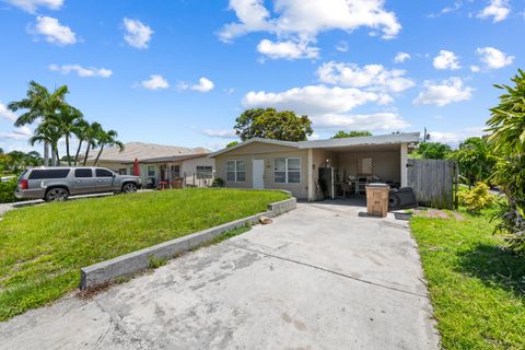 Tiny photo for 242 SW 3RD Street, Deerfield Beach, FL 33441 (MLS # B26053879)