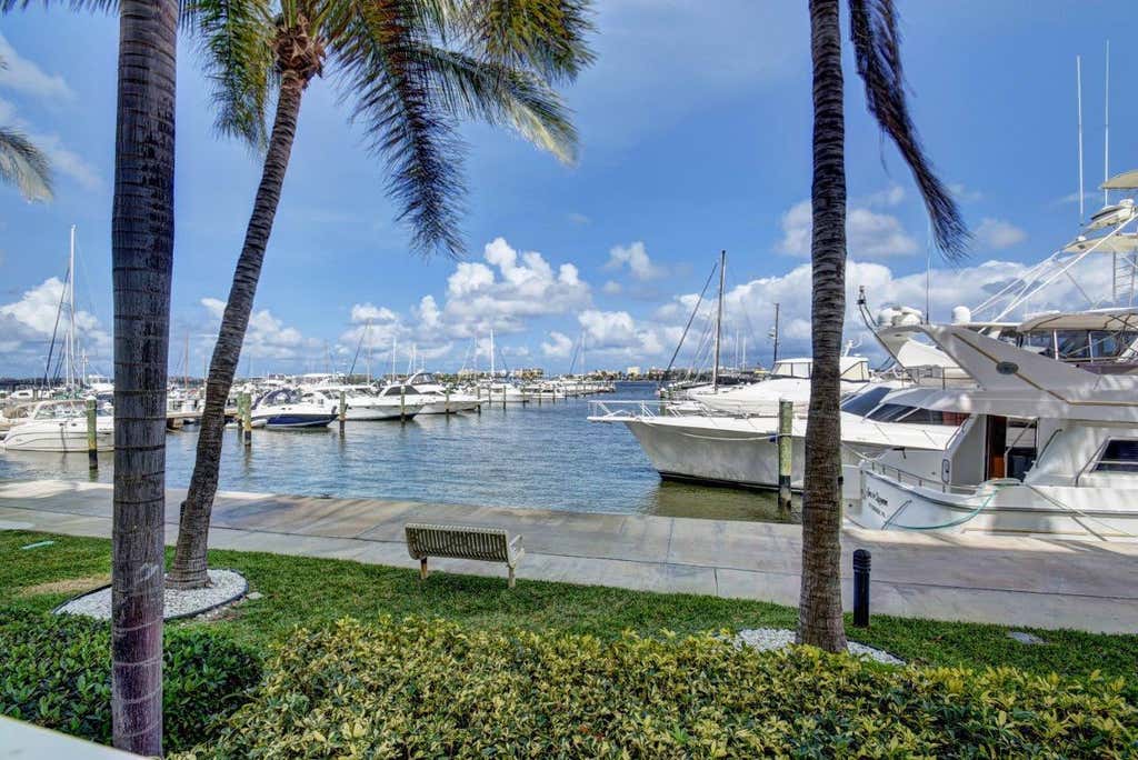 Photo of 806 E Windward Way #323, Lantana, FL 33462 (MLS # R11149059)