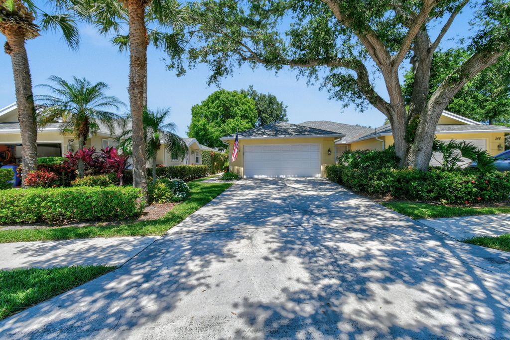 Photo of 250 Brier Circle, Jupiter, FL 33458 (MLS # R10977870)